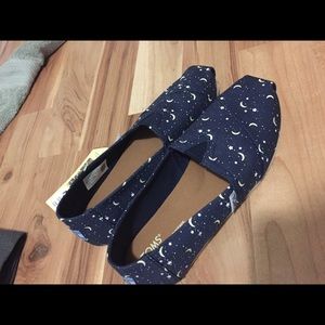 ⭐️Glow in the dark⭐️ Moon and stars Toms